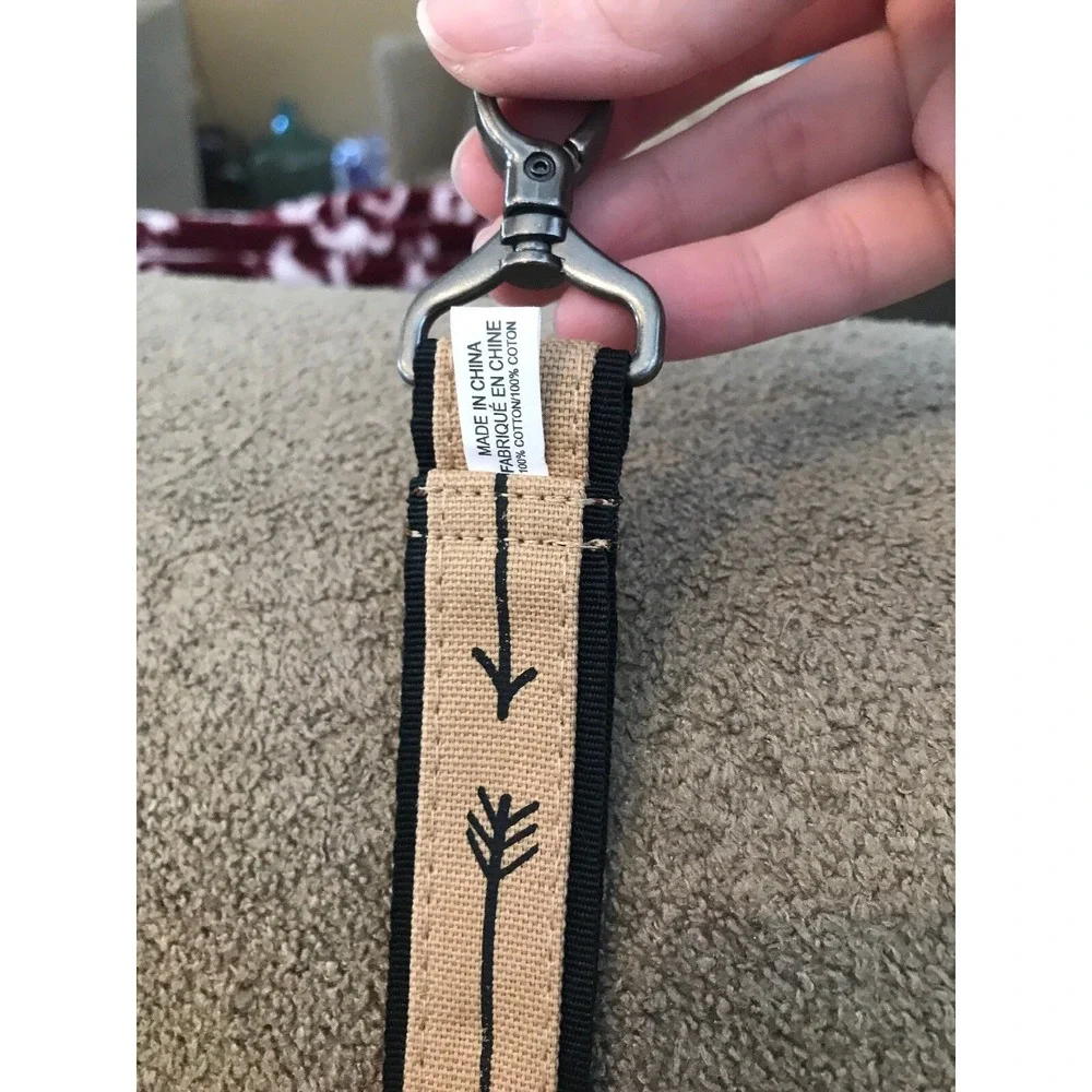 New Arrow Style Canvas Clip On Keychain - Tan & Black (TD)